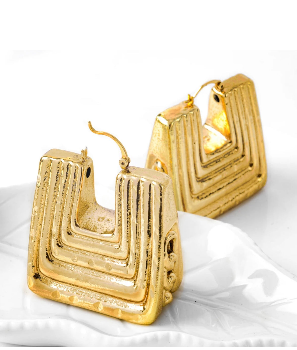 CHUNKY VINTAGE GOLD HOOPS